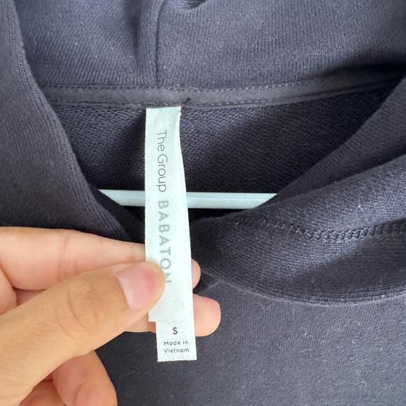 NWT Aritizia The Group by Babaton Perfect Hoodie Dress Tunic in Black Size S - Picture 4 of 4